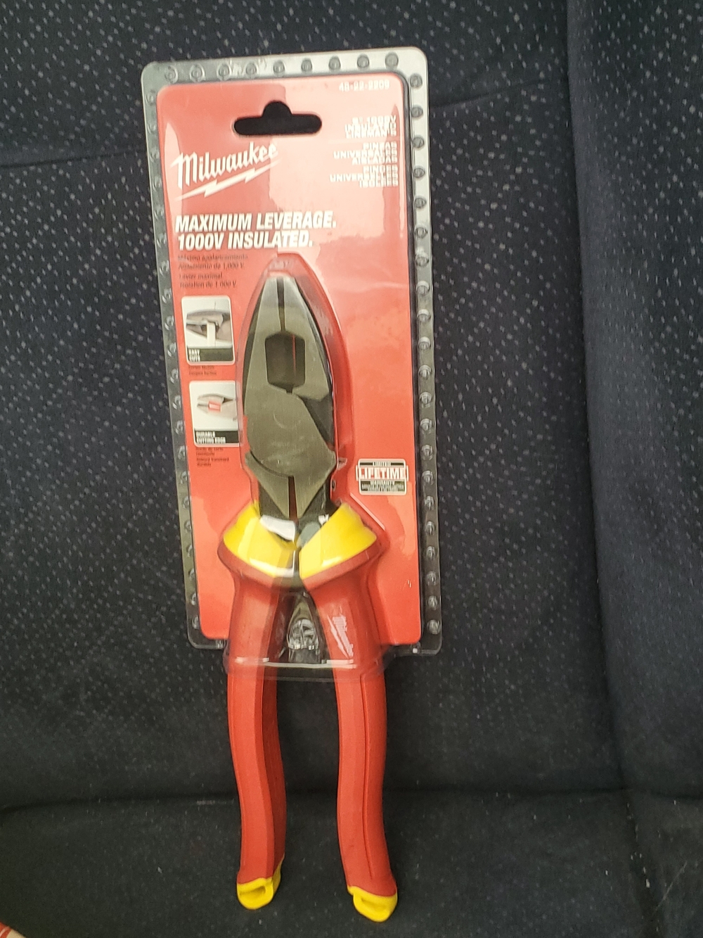 Milwaukee 1000V Insulated Combination Pliers - Red/Yellow